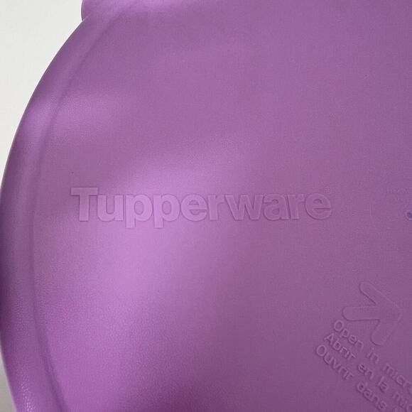 NEW Tupperware Microwave Round Rock N Serve 3.3L 3.5 qtr Purple Sheer With Lid - Picture 4 of 12